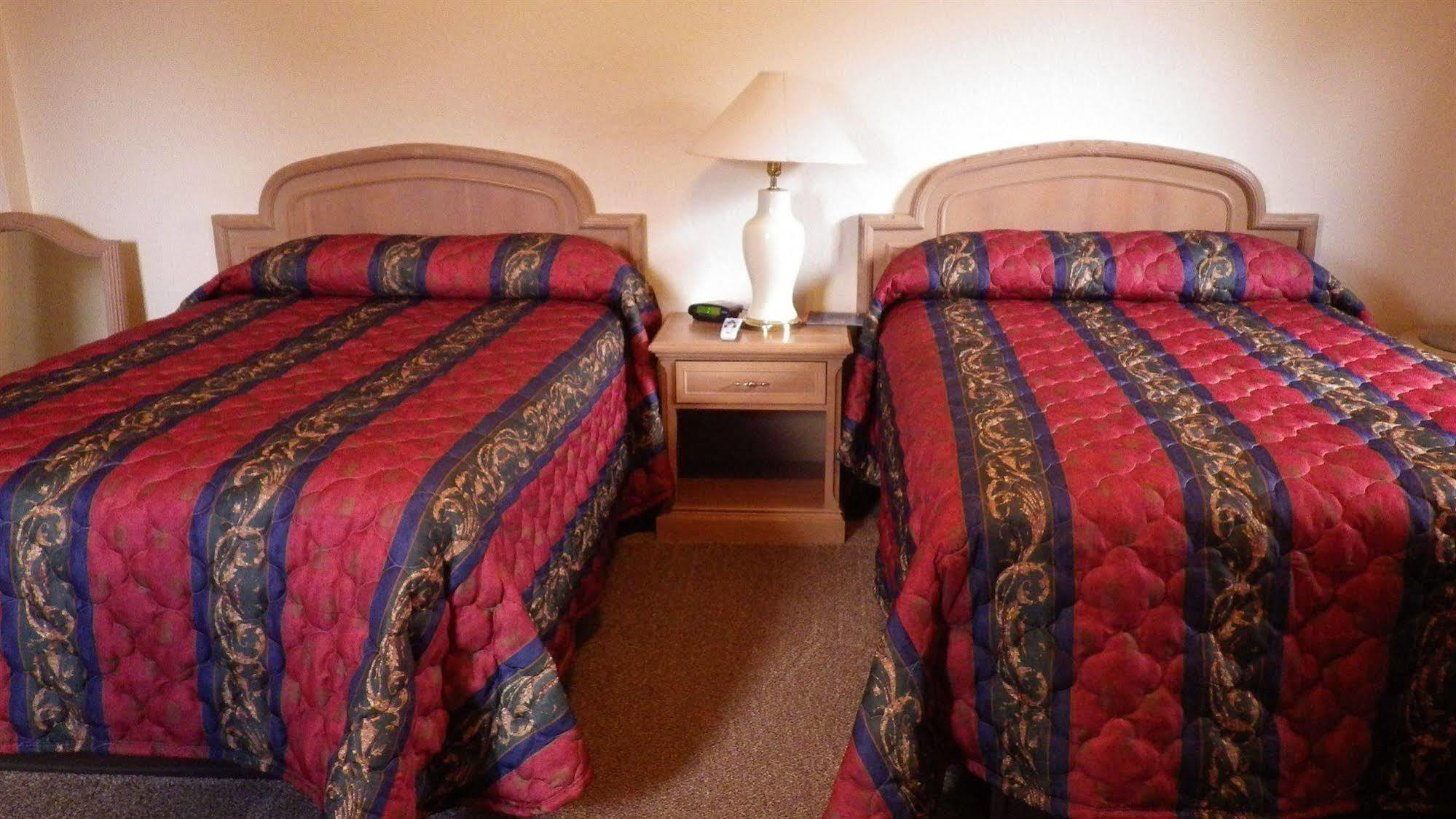 פלזנטון Brush Country Lodge מראה חיצוני תמונה